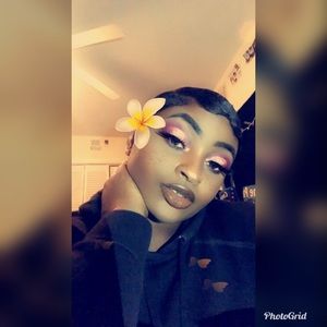 Meet your Posher, Rayvannia